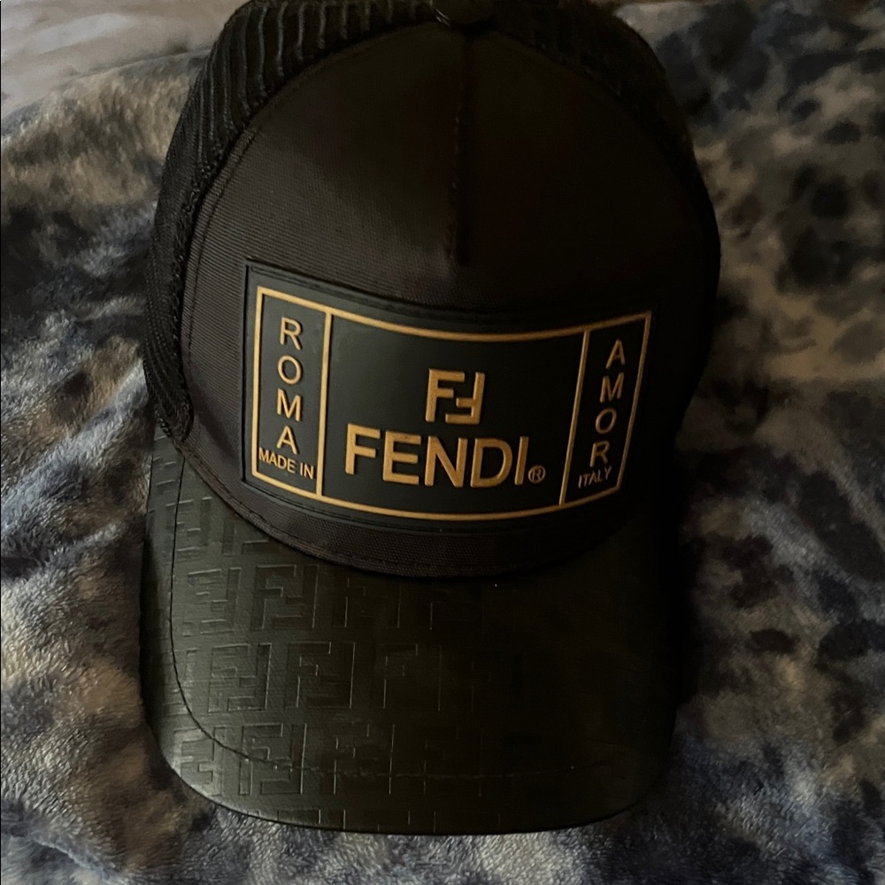 Fendi Black Cap with Gold Logo Plaque - Picture 7 of 7